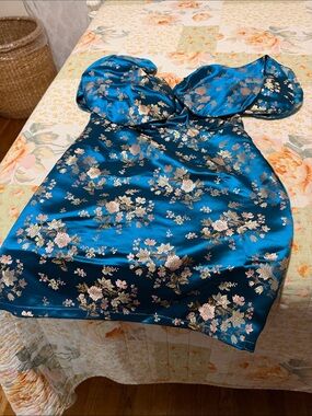PrettyLittleThing Blue Satin Floral Mini Dress